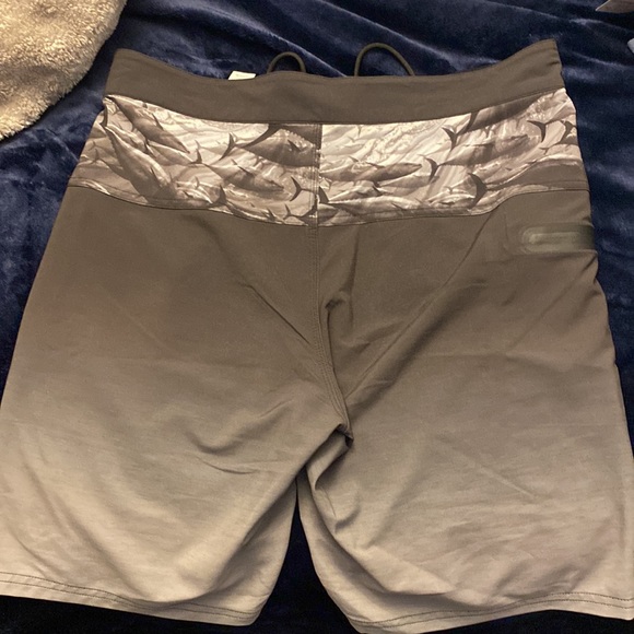 Mens size 32 Psycho Tuna swim trunks brand new - Picture 2 of 2